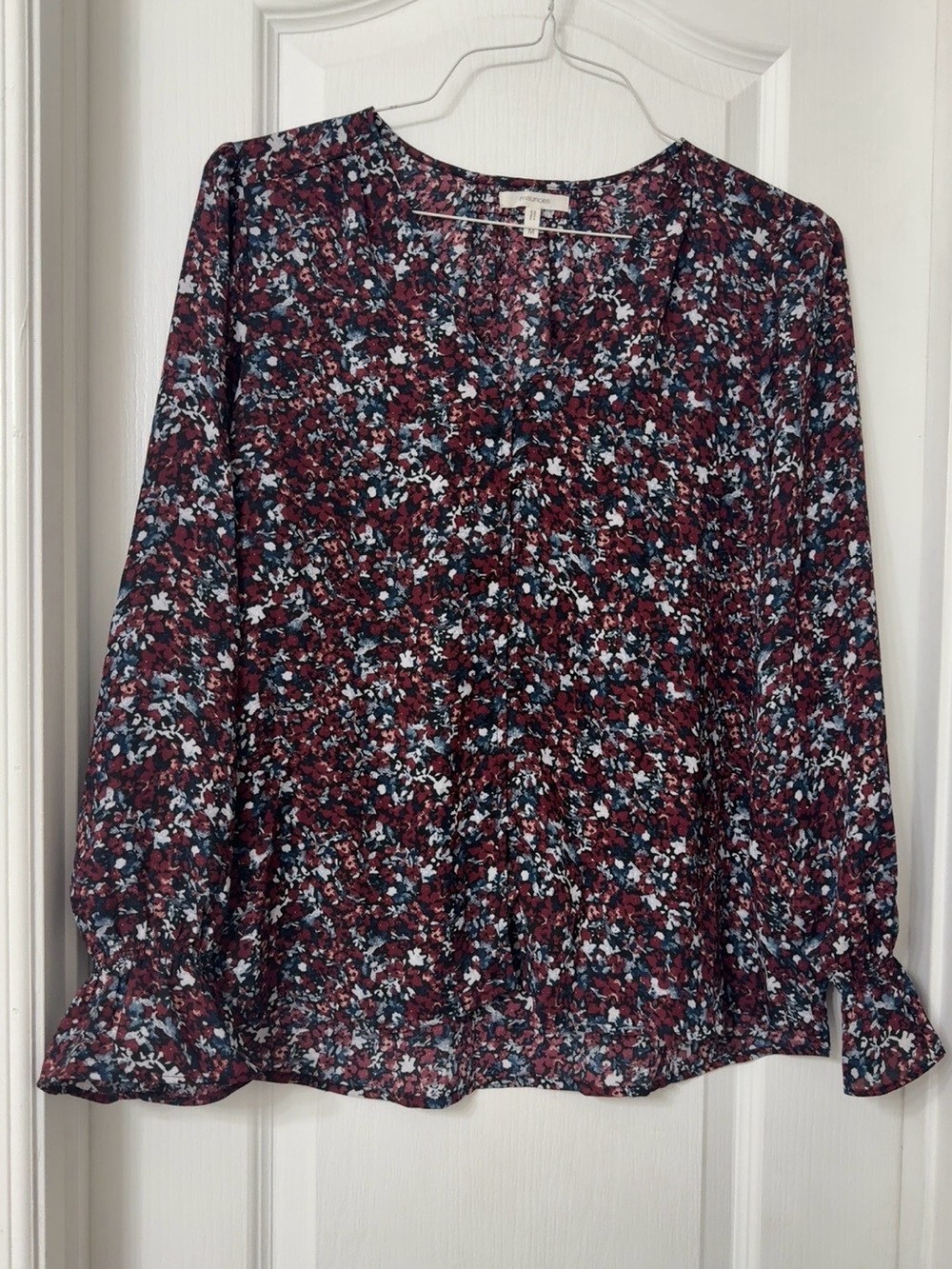 Maurices burgundy V-neck floral button down elastic bell long sleeve blouse M